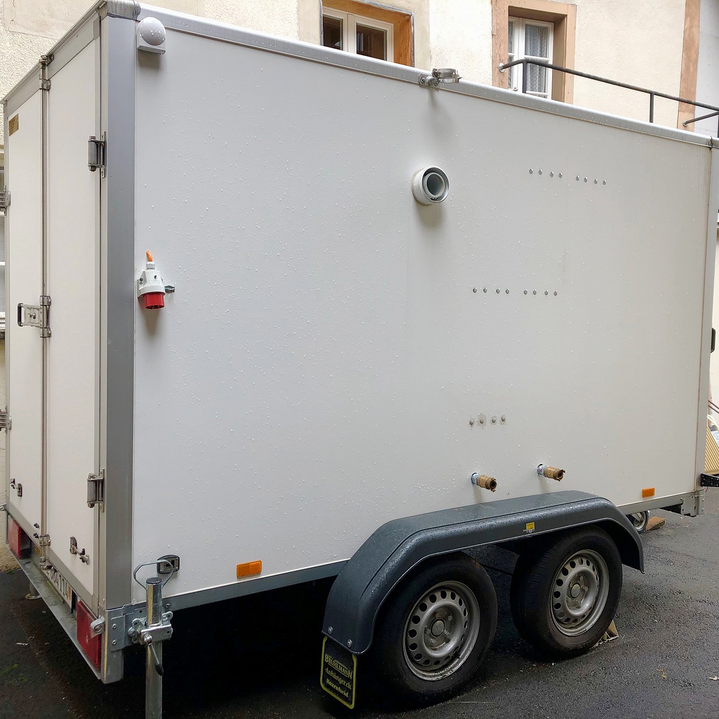 
                        Mobile Heizung aussen